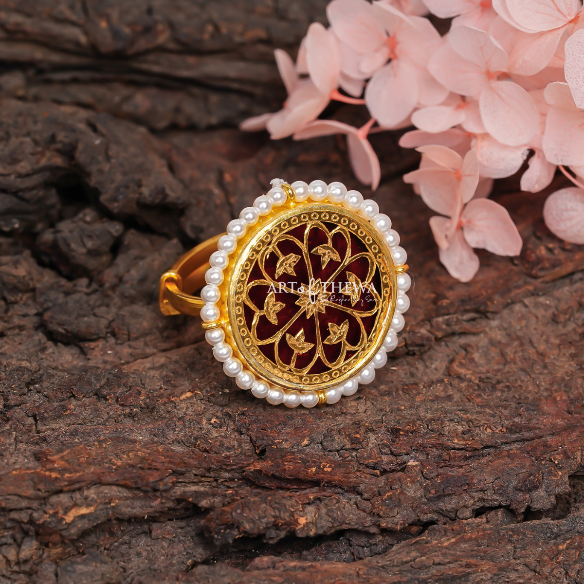 Art of Thewa pearl round ring
