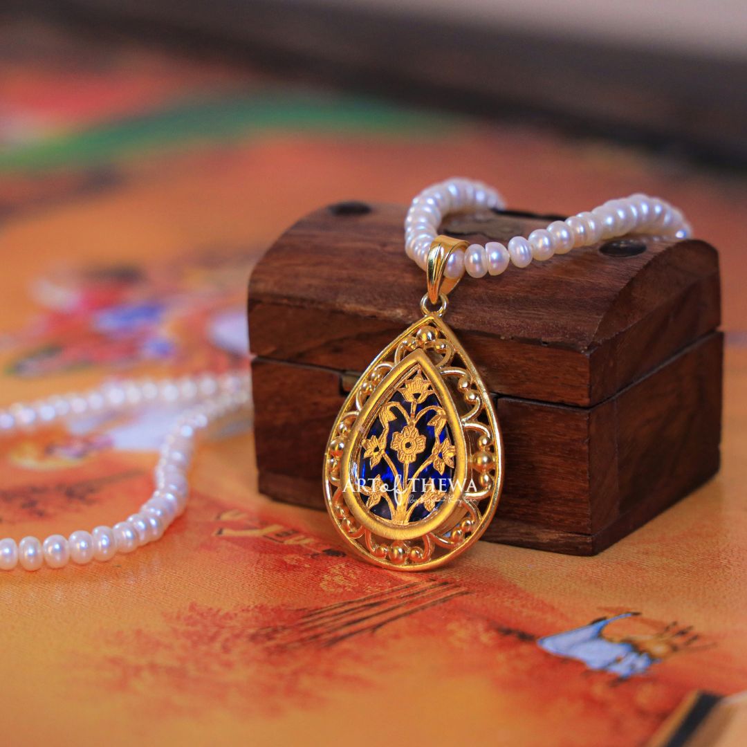 Thewa art Pear Pendant Tijori collection