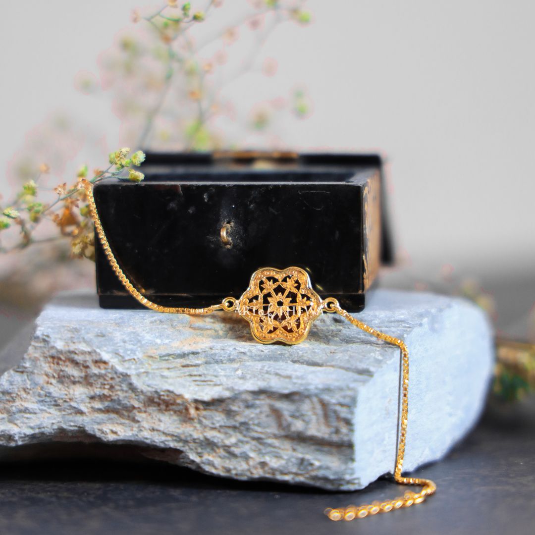 Star bezel Bracelet in Thewa jewellery