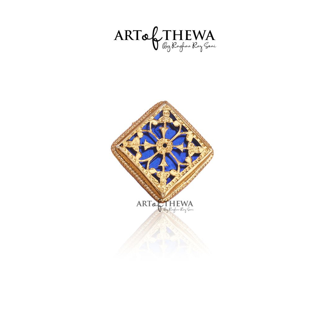 Art of Thewa square Brooch pin