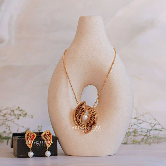 Infinity Thewa pendant set