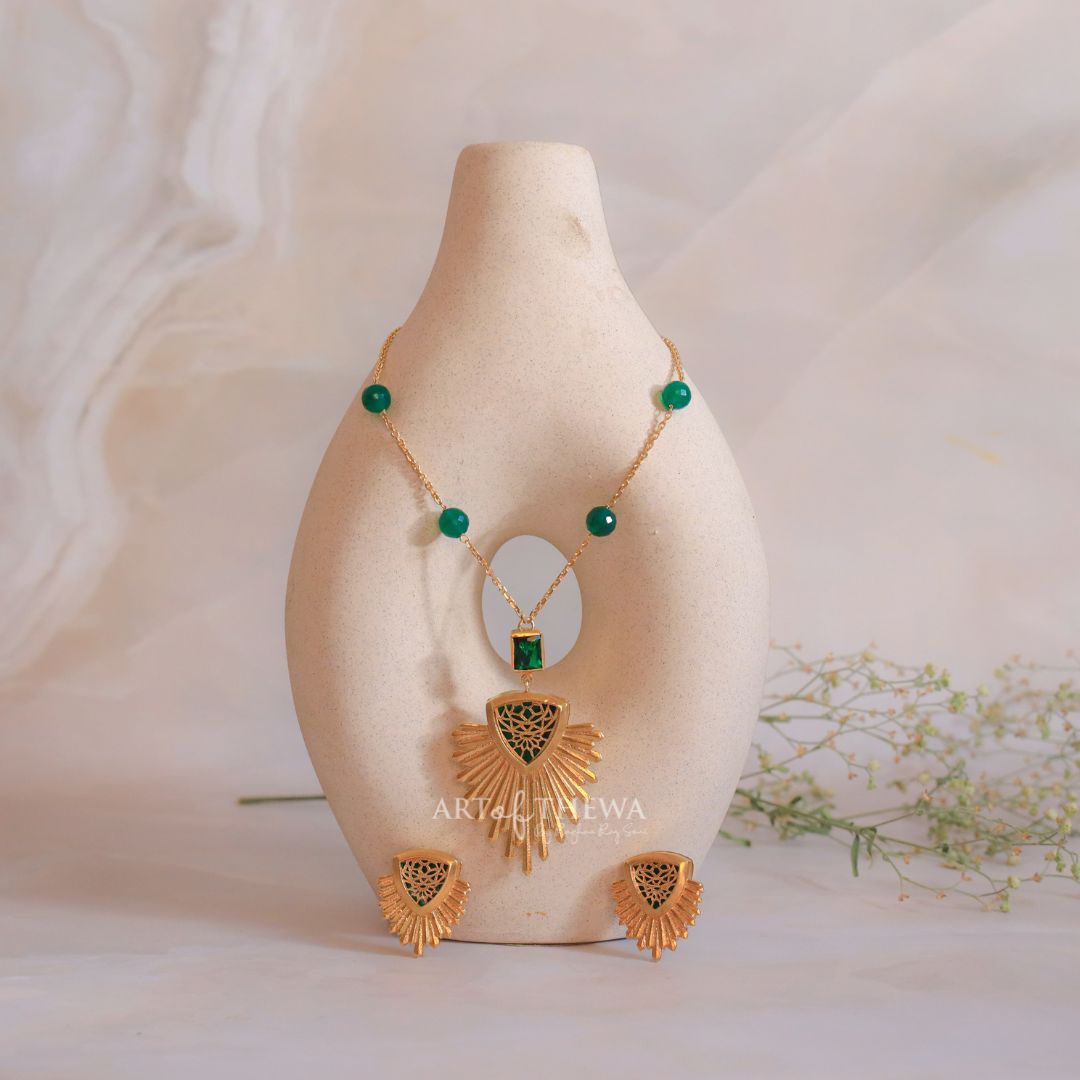 Ambrosial Thewa art Pendant Set