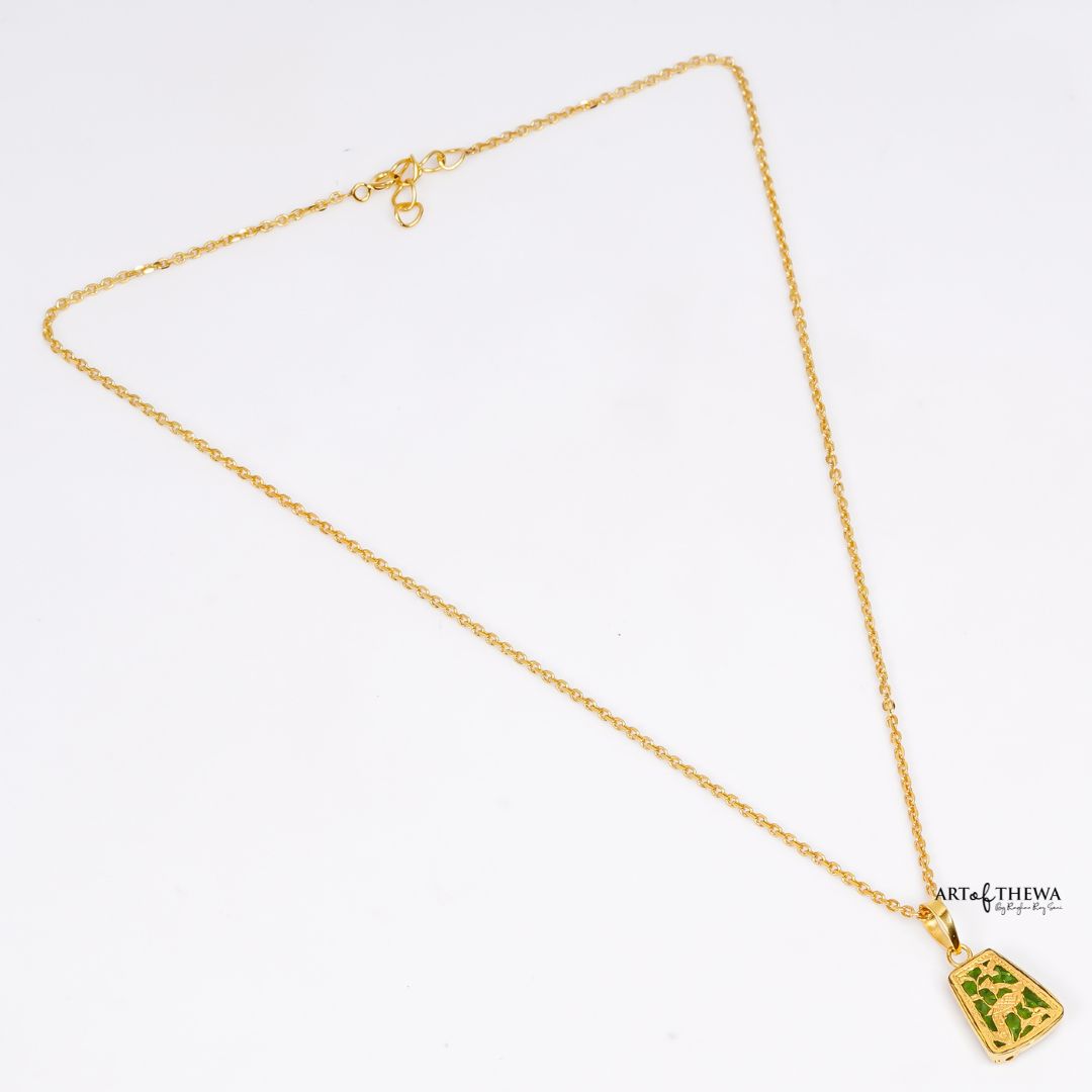 Trapezium Pendant Set - A Delicate Ensemble of Timeless Beauty and Intricacy