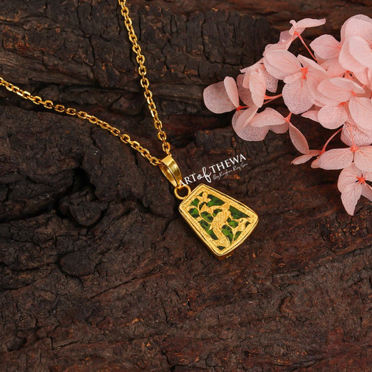 Trapezium Pendant Set - A Delicate Ensemble of Timeless Beauty and Intricacy