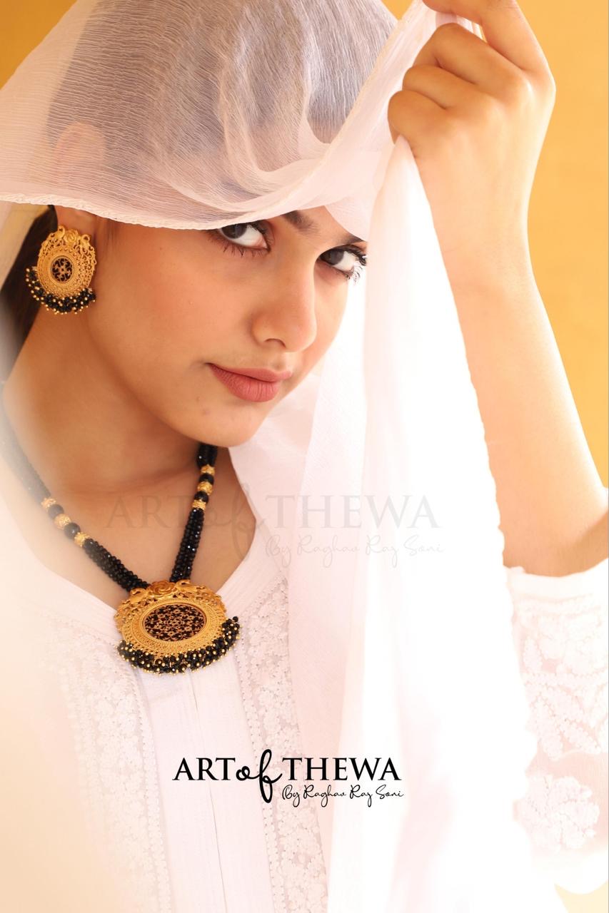 Amora peacock Thewa art Necklace set