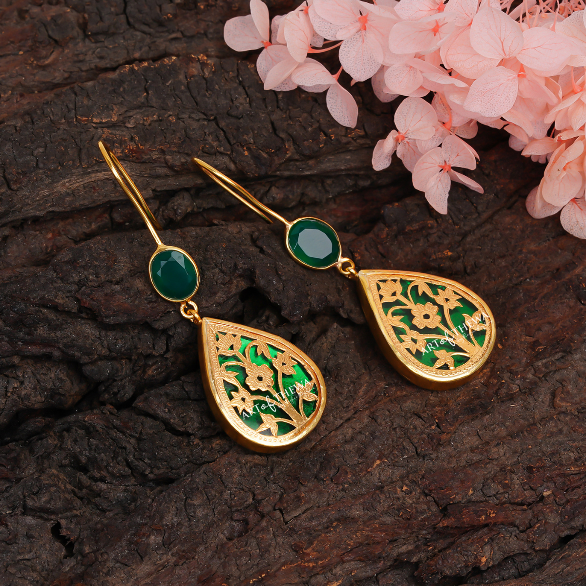 Stone Drop Thewa Art Earrings - A Regal Symphony of Elegance